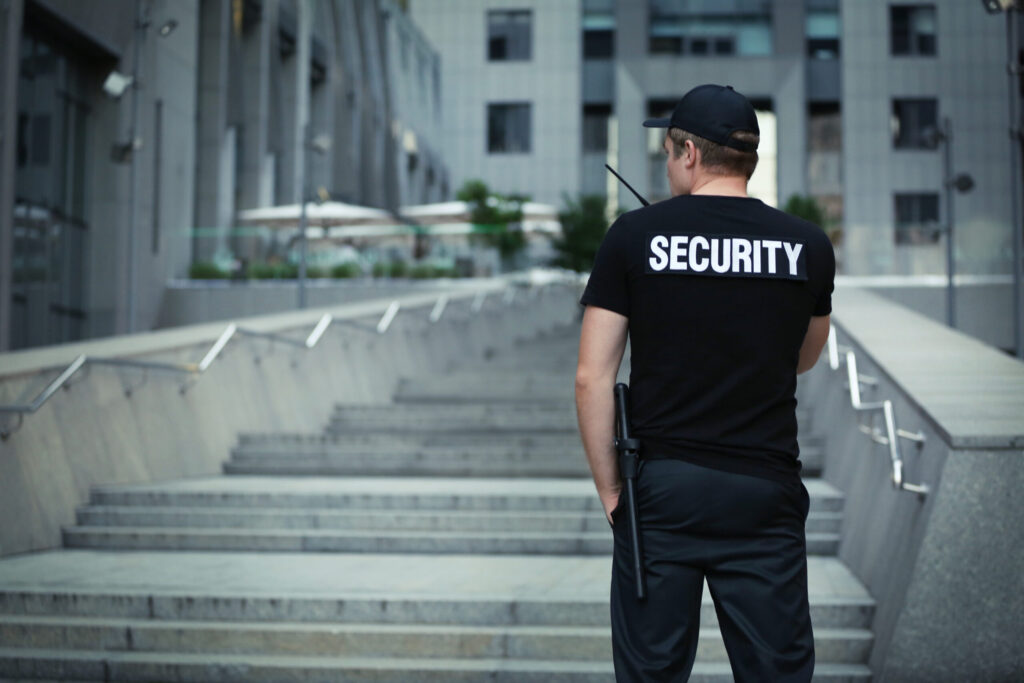 How Door Supervisors Maintain Order in High-Traffic Venues?