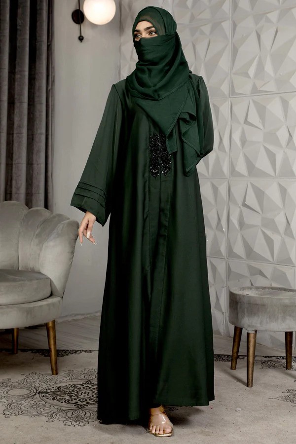 Tie-Dye Abayas: A Fusion of Tradition and Modern Style