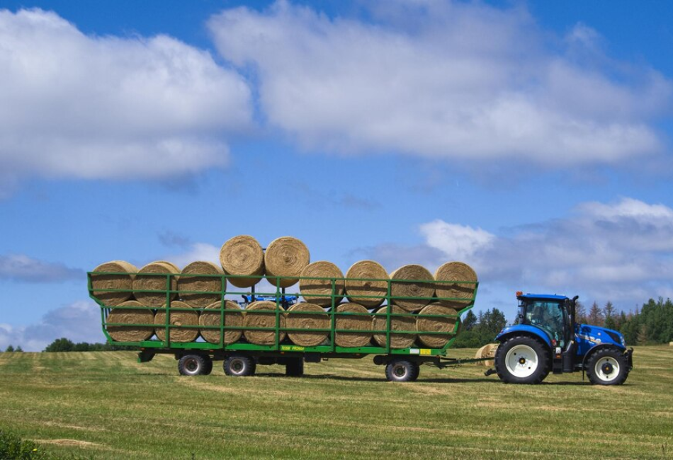 The Benefits of Contracted Transport for Large Farms in the United Kingdom