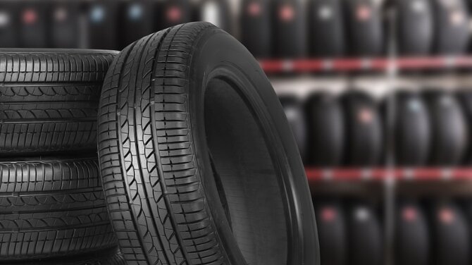 Checking Your Tyre Pressure: A Must for Dubai Roads